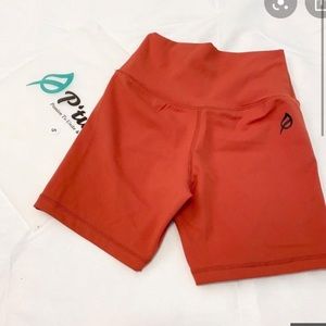 ISO P’Tula Betsy Short 5”